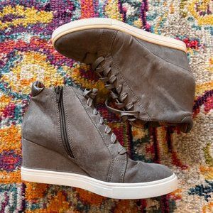 LINEA PAOLA Suede Wedge Sneakers sz 8 Gray